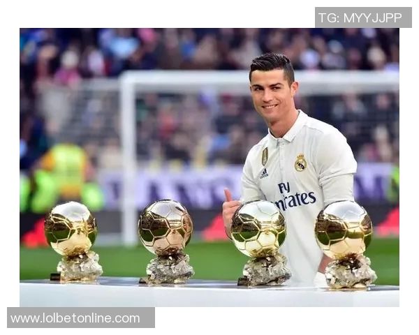 姚明新造型引热议剪平头展现不一样的篮球魅力与个人风格