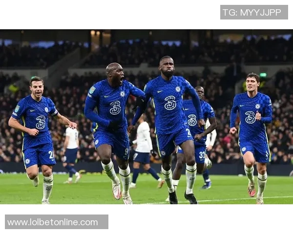 英超激战巴黎圣日耳曼险胜切尔西争议判罚引发全场热议