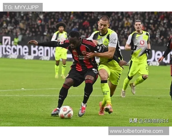 德甲激战：AC米兰逆转多特蒙德引发争议判罚全场沸腾