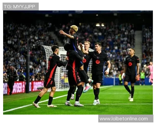 友谊赛精彩回顾拜仁大胜巴萨红牌事件引发全场热议