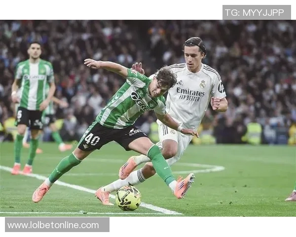 英超激战：皇马小胜AC米兰帽子戏法引爆全场精彩瞬间回顾