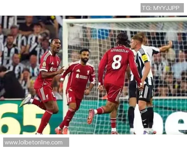 足总杯激战利物浦与阿森纳平局红牌争议引发全场热议 足总杯激战利物浦与阿森纳平局红牌争议引发全场热议