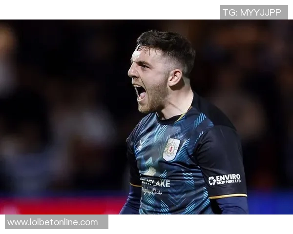 友谊赛精彩对决AC米兰与本菲卡战平后点球大战引发全场热烈反响