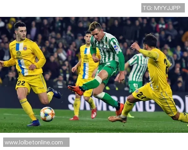 西甲激战：那不勒斯与巴黎圣日耳曼互交白卷红牌事件引发全场热议