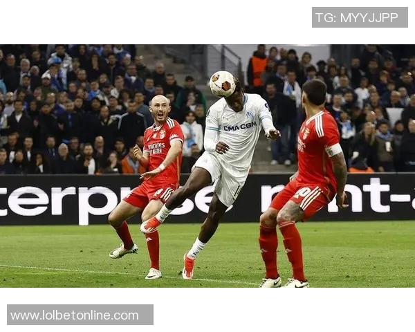 西甲大战切尔西狂胜本菲卡五球大捷引发转会风波与球迷热议 西甲大战切尔西狂胜本菲卡五球大捷引发转会风波与球迷热议